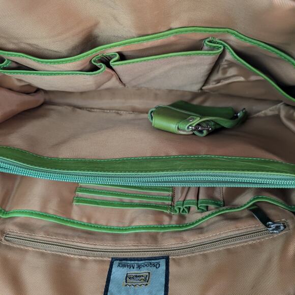 Osgoode Marley Vibrant Green Leather Laptop / Shoulder Bag - Picture 8 of 9